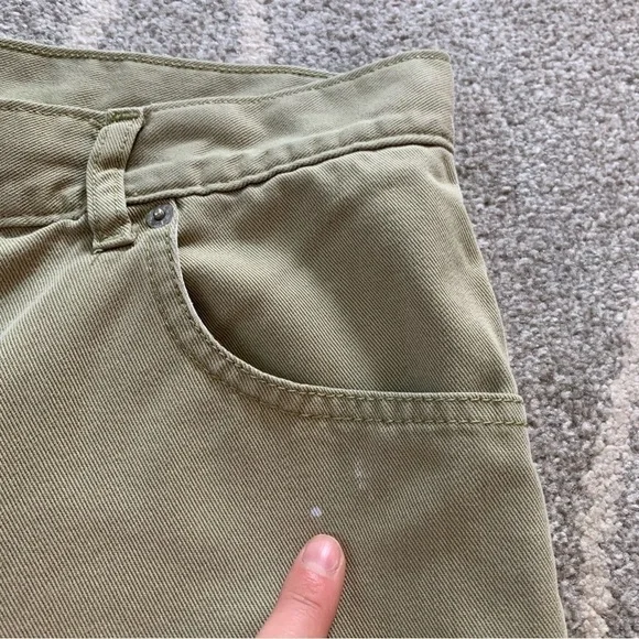Levi’s Faded Olive Green Vintage Relaxed Fit High Waist 550 Jean Shorts - Picture 3 of 5